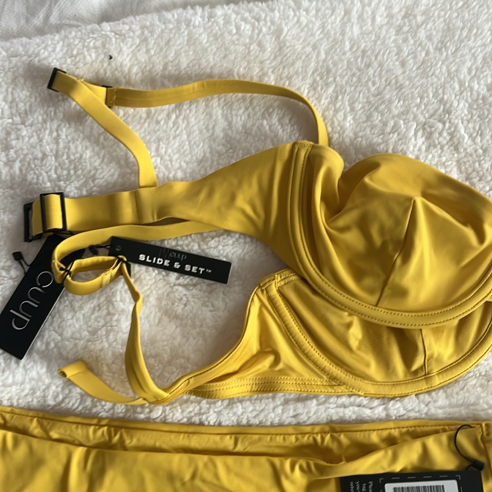 Bathing suit - Picture 2 of 3